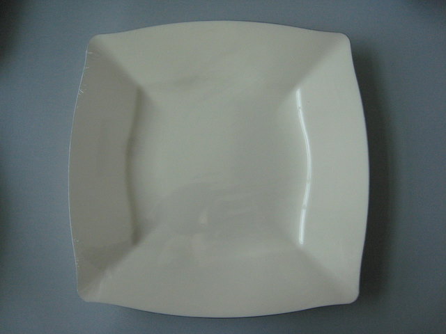 Cram square plate with silver rim
